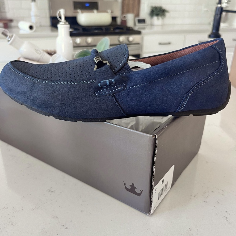 Boys brand new size 6M loafers